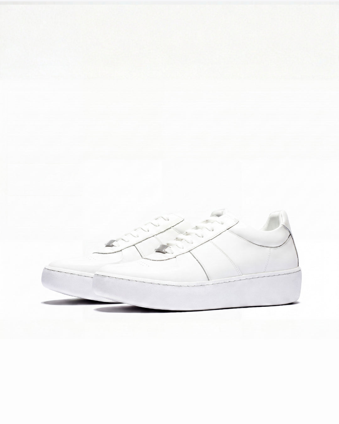 MOAK | WHITE