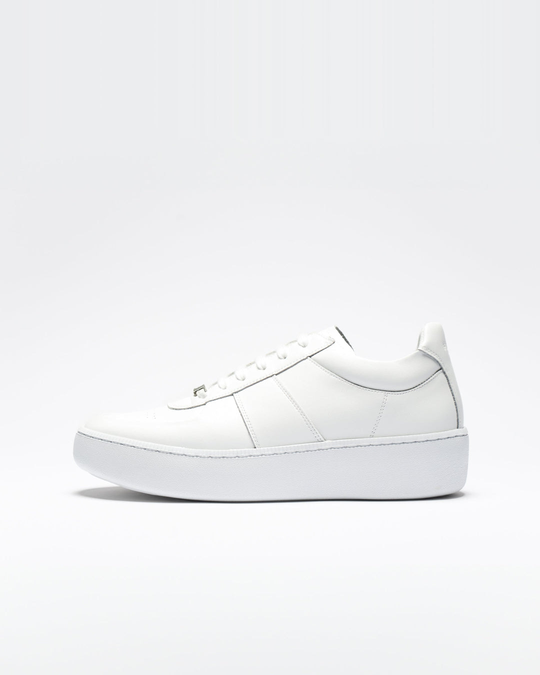 MOAK | WHITE