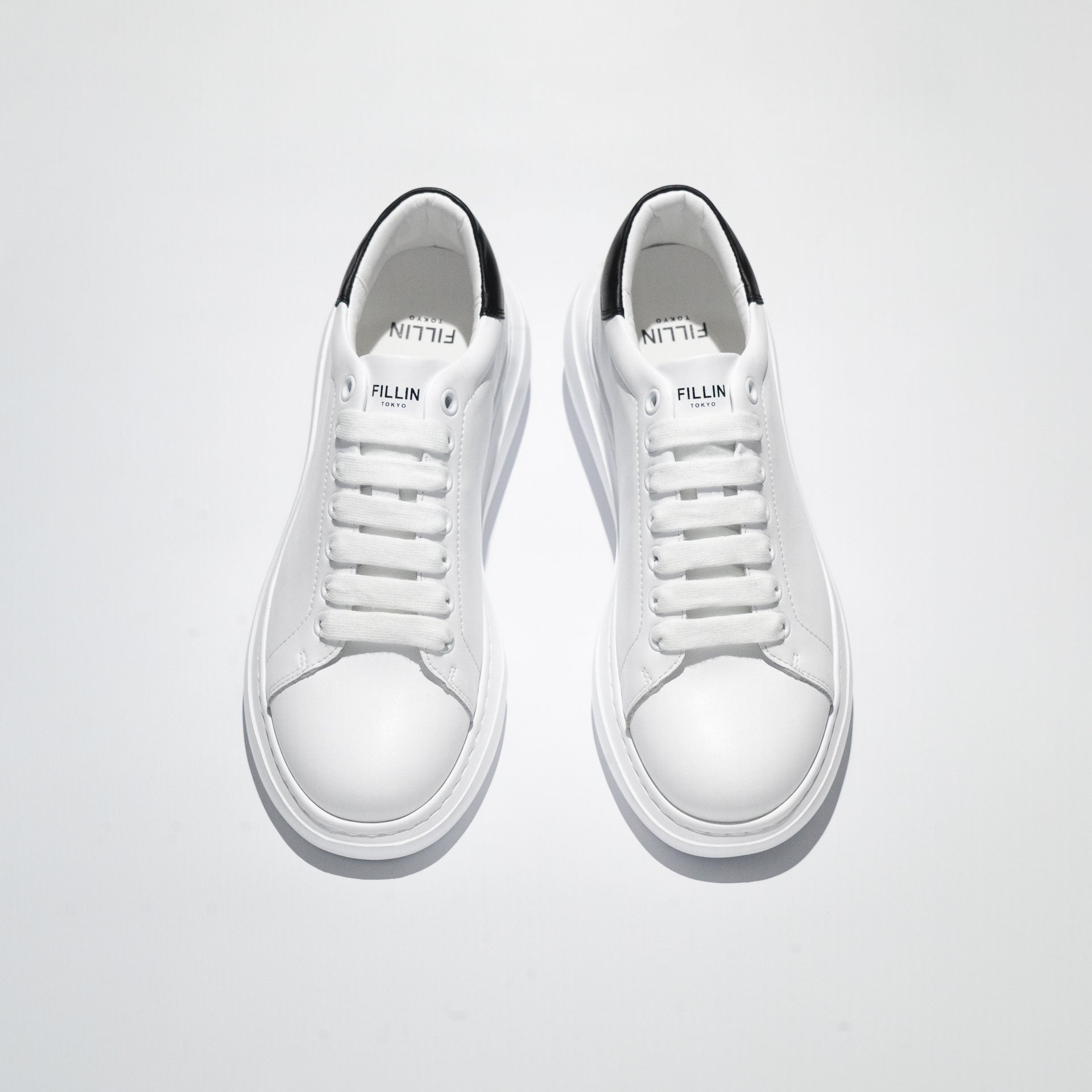 LUCENT|WHITE & BLACK