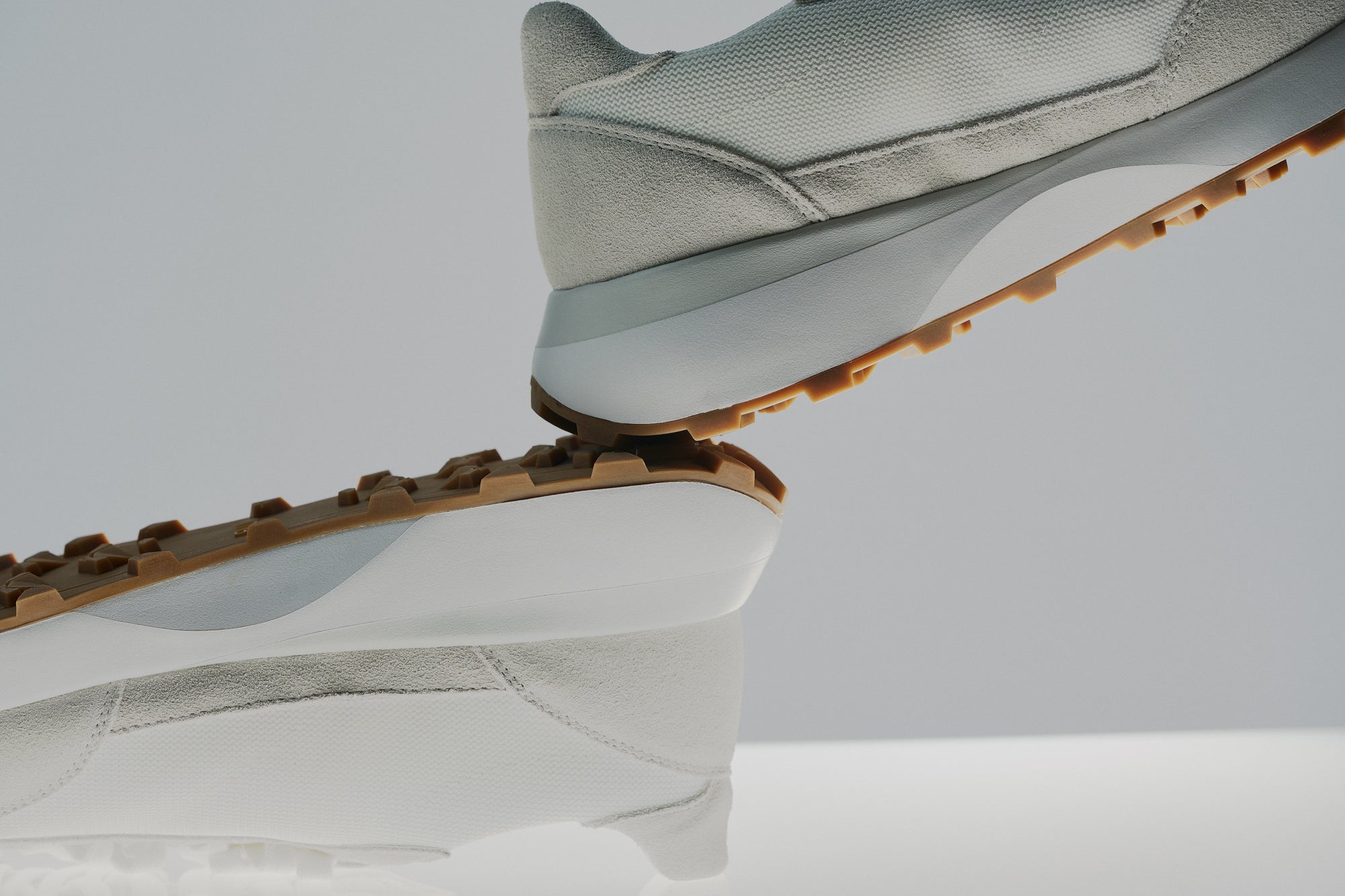 スニーカーの補完方法｜劣化・加水分解を防ぐ正しい保管術