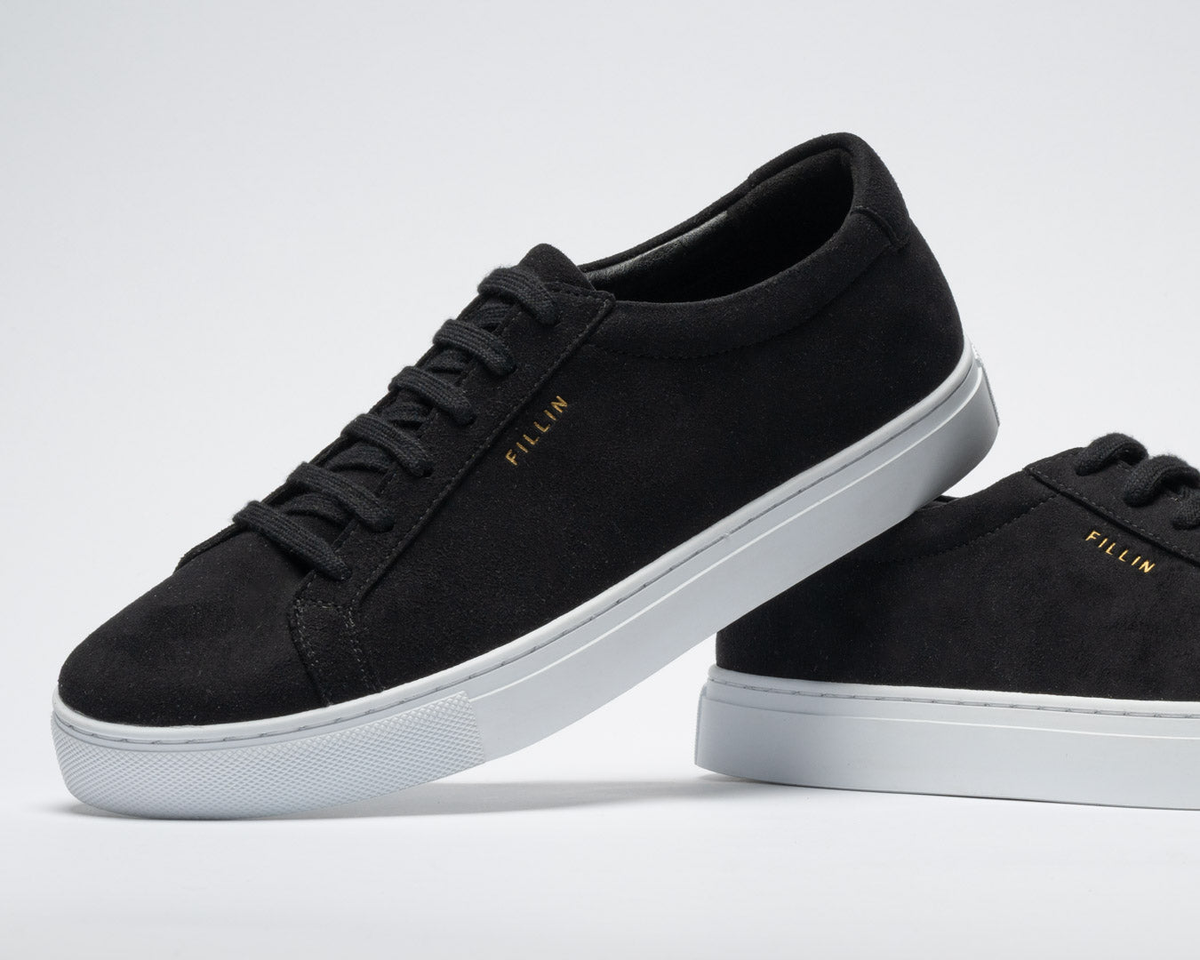 スニーカーの正しい洗い方完全ガイド｜家にある洗剤でピカピカにする手順と素材別の注意点