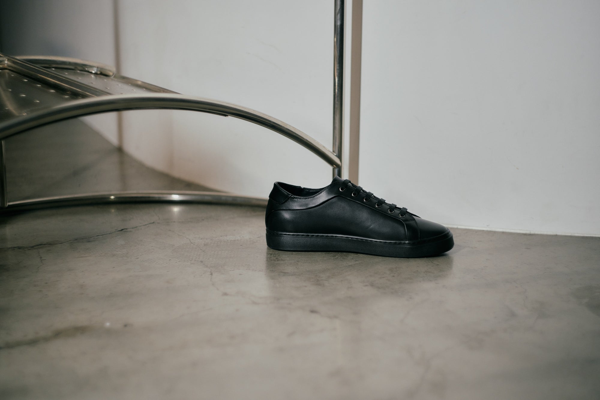 汗で服がくさい原因とは？洗濯しても臭いが取れない理由と正しい対処法