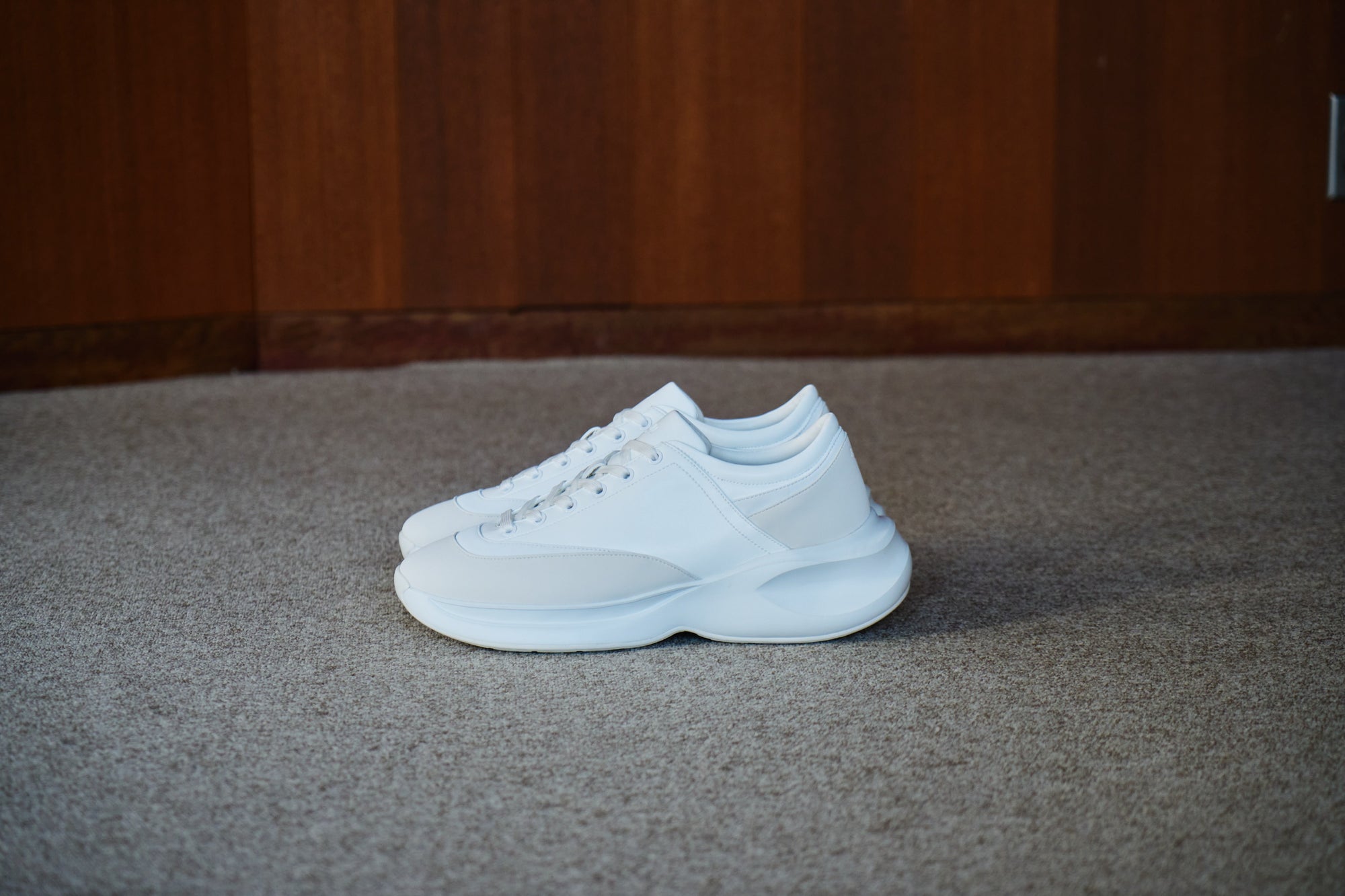 カップルの理想の身長差とは？キス・ハグがしやすい身長差と身長差別の特徴を解説