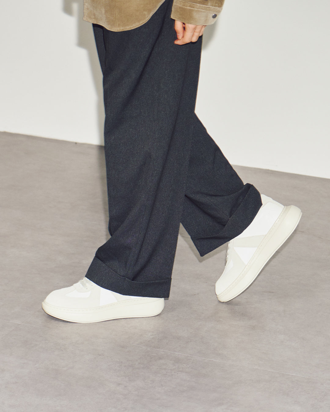 ACCOLE|WHITE