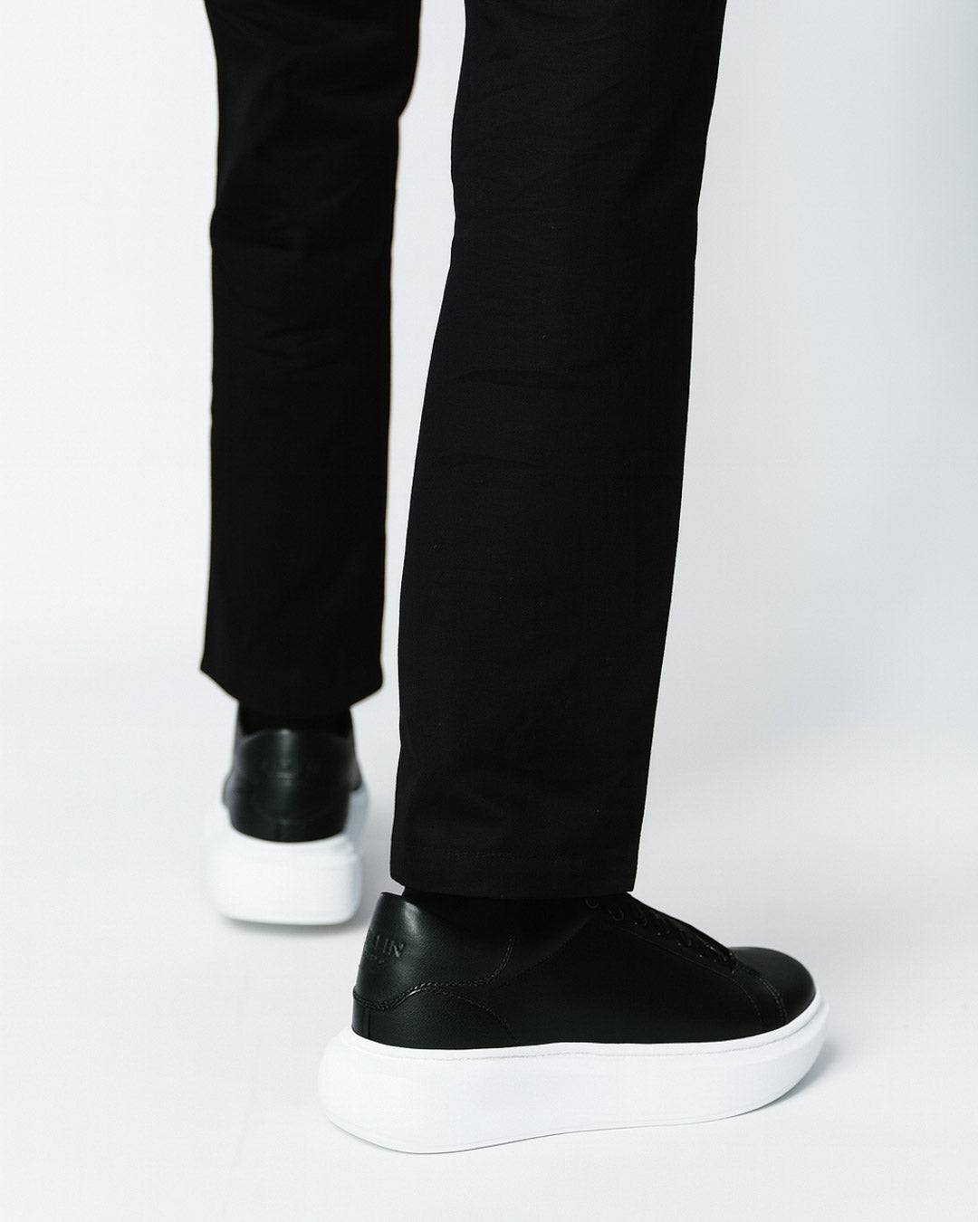 LUCENT｜BLACK (Sole:WHITE)